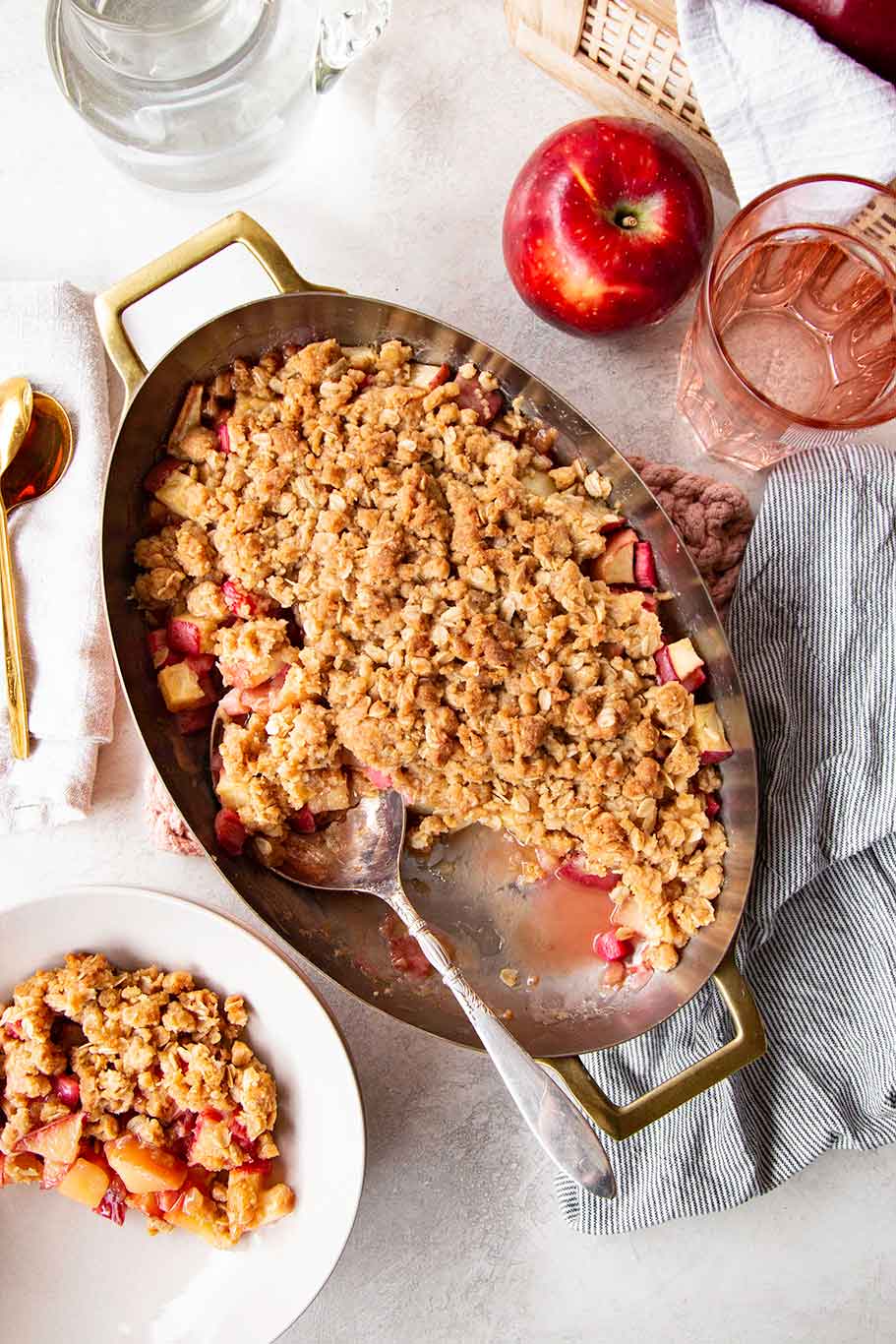 Cosmic Crisp® Apple and Rhubarb Crumble -