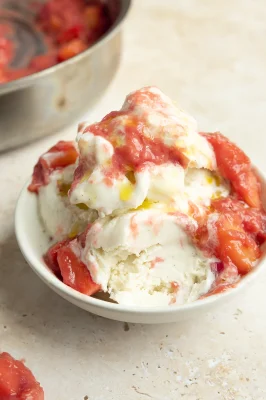 Cosmic™-Apple-Rhubarb-Ice-Cream-Sundaes