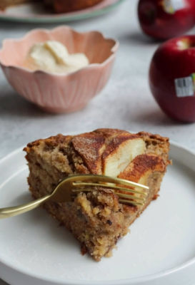 Cosmic Crisp Apple & Cinnamon Cake